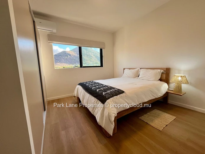 Mountain View 80m² Apartment Near All Amenities in Cap Tamarin