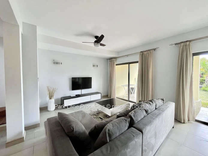 Three-Bedroom Townhouse-Duplex in a Residential Area of Trianon