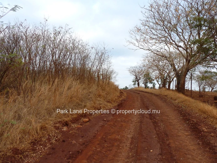 Large plot of land with great developing potential!