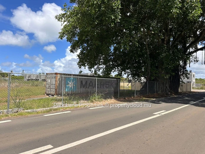 Residential land for sale in Calodyne.