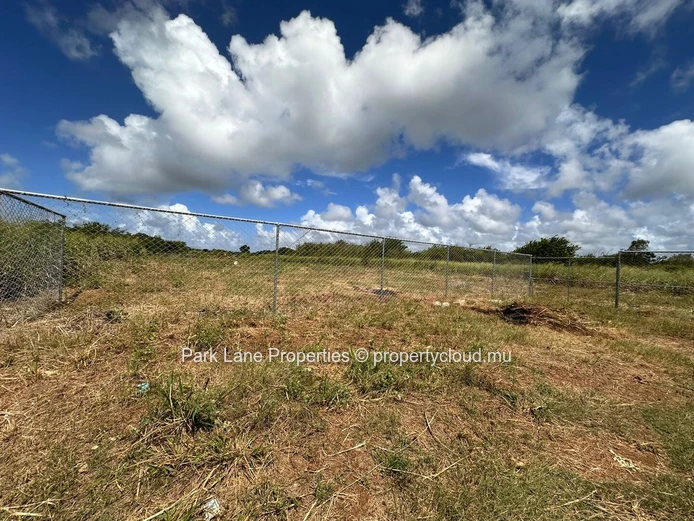 Residential land for sale in St François, Calodyne.