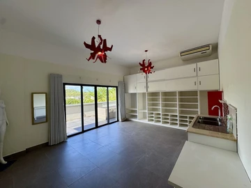 8 Bedroom Villa