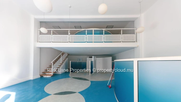 Commercial space ideally situated in the heart of Black River