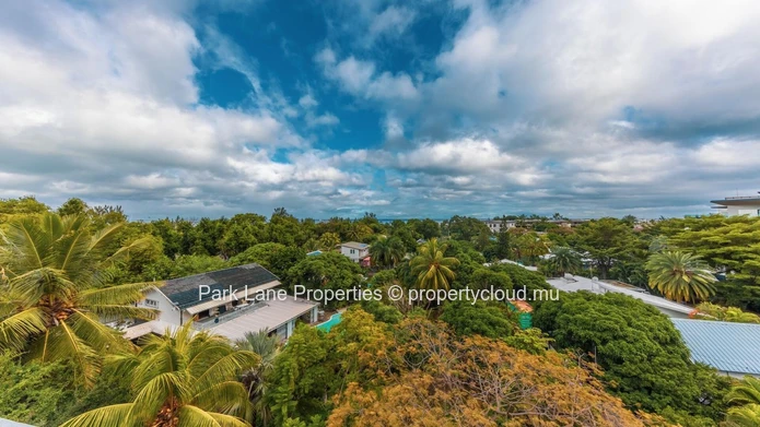 Commercial space ideally situated in the heart of Black River