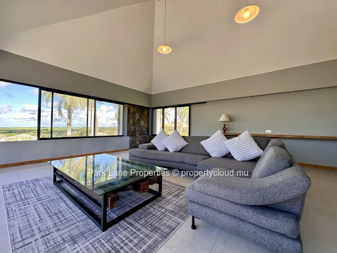 Stunning 4 bedroom en suite family home in a secure gated estate