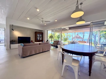 6 Bedroom Villa