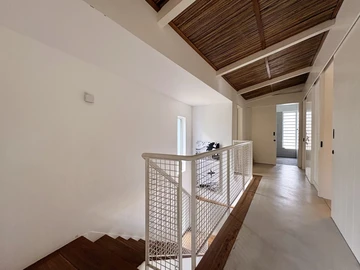 6 Bedroom Villa