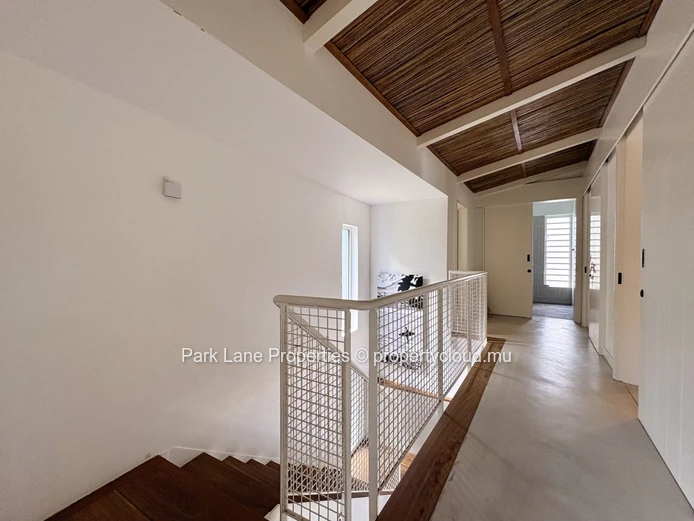 Tamarin at its Best - Family Home and Cottage on the Water's Edge