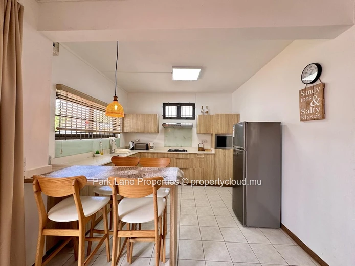 Family home with pool in quiet area