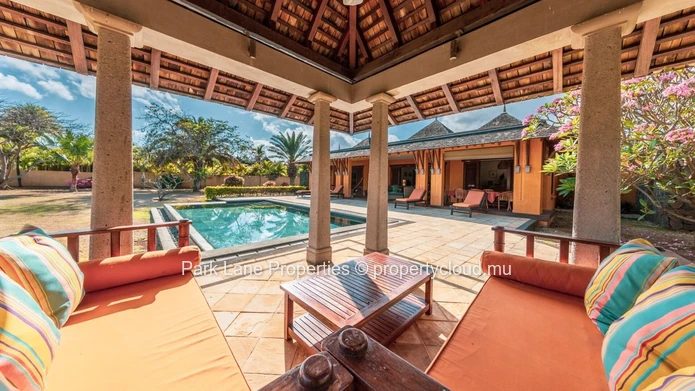 Exquisite IRS villa in the west coast