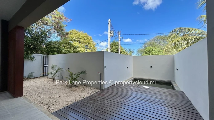 Spacious 3-Bedroom Ground Floor Apartment with Terrace & Plunge Pool in Tamarin