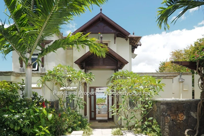 IRS Villa Valriche Honeymoon : Villa à étage moderne et fonctionelle
