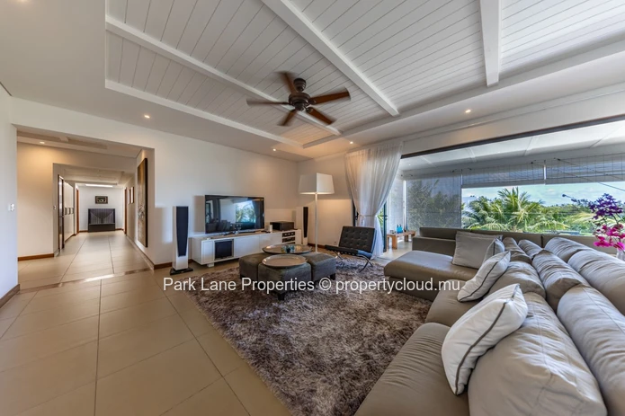 Stunning 4-Bedroom Penthouse for Sale in Azuri