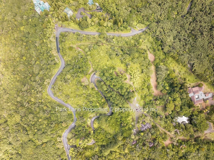 Magnificent and maintained plot with outstanding views
