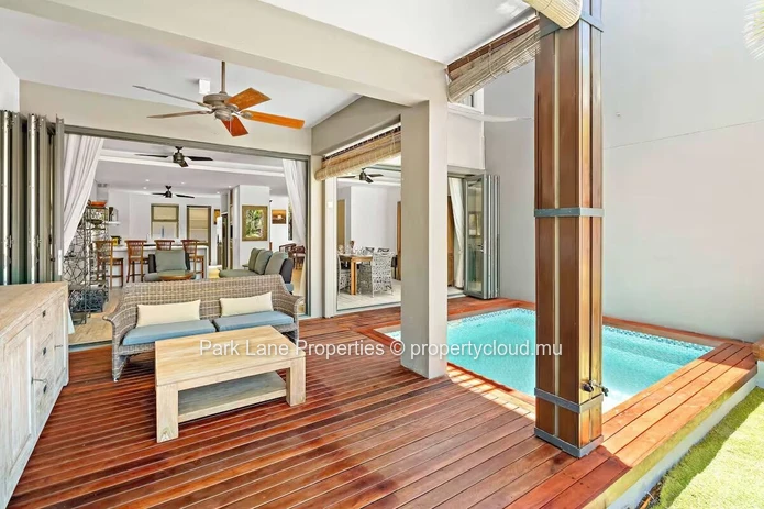 Luxury IRS duplex in Marina!