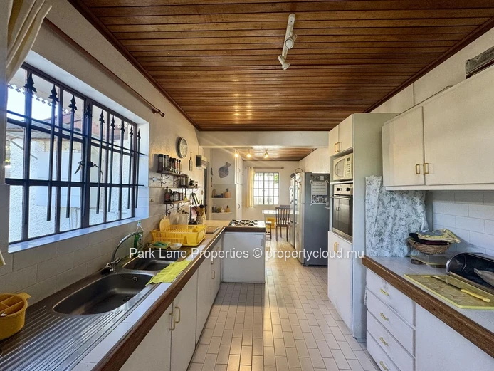 Charming family home with private bar and pool