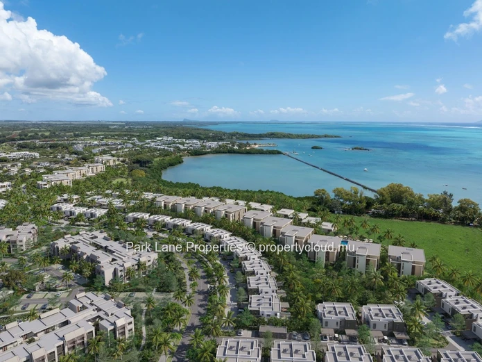 Ophélys — A Coastal Way of Life at Azuri