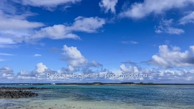 Rare and exclusive absolute beachfront land with direct ocean access - 1.90 arpents - Le Bouchon