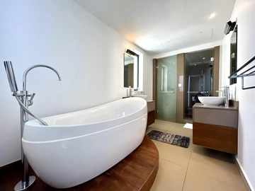 3 Bedroom Apartment