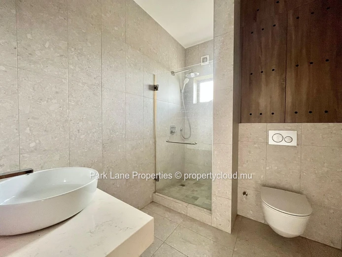 Generous 4-Bedroom Family Apartment in Quatre Bornes