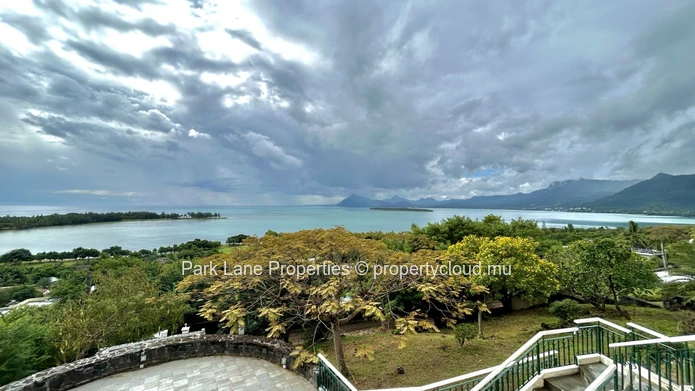  Coastal Colonial Haven with Breathtaking Sea and Mountain Views
