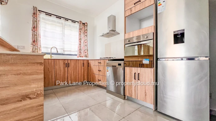 Contemporary duplex in Hermitage – Stylish living in a central location