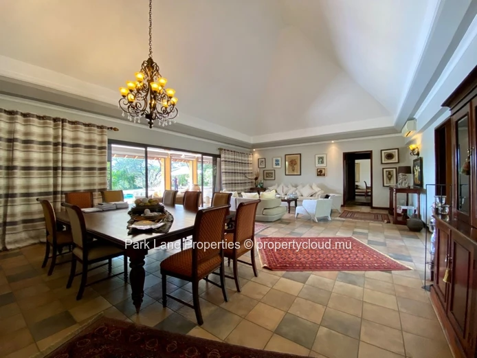 Villa somptueuse avec vue sur golf