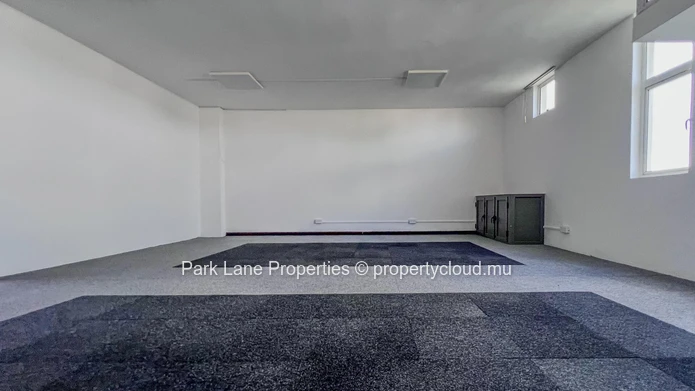 Espace de Bureau Idéal au Cœur d'un Quartier Dynamique