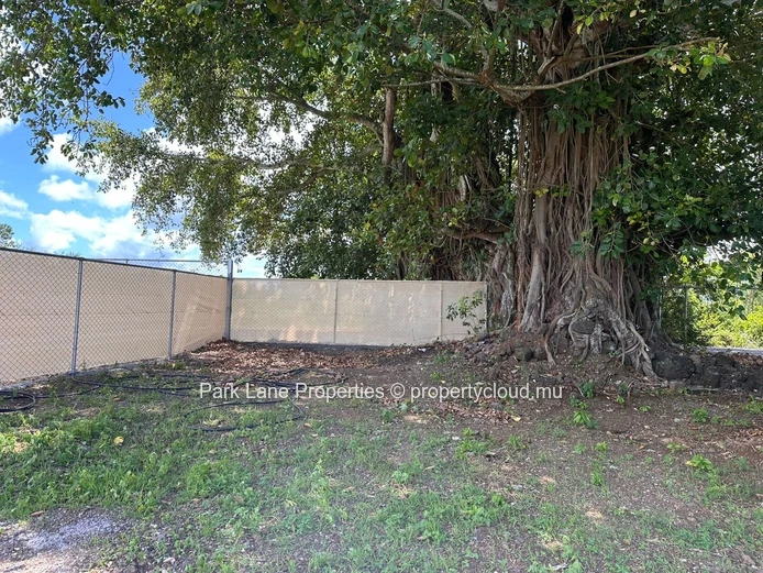 Residential land for sale in Calodyne.