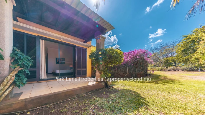 Prestigious 4-Bedroom Villa with Pool, Kiosk & Garden in Tamarina Golf Estate