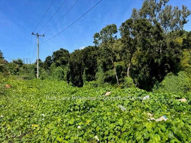 Residential plot of 115 perches in Réunion, Vacoas – A rare opportunity not to be missed