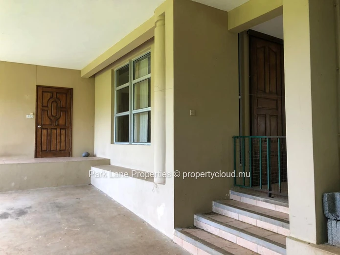 Prime development site in Floreal – 4,083 m² with dual access