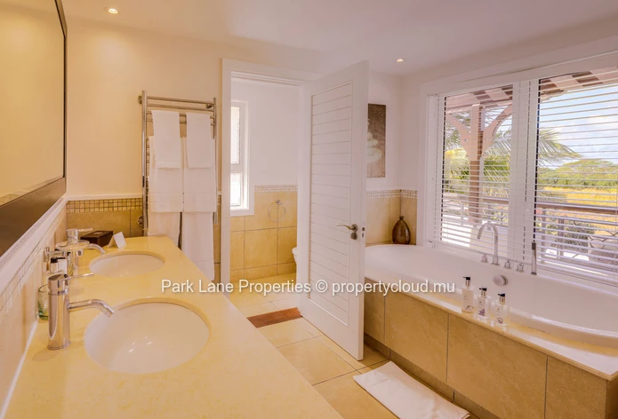 Villa de rêve à Héritage Villas Valriche: Luxe, Vue Océan & Golf