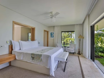 6 Bedroom Villa