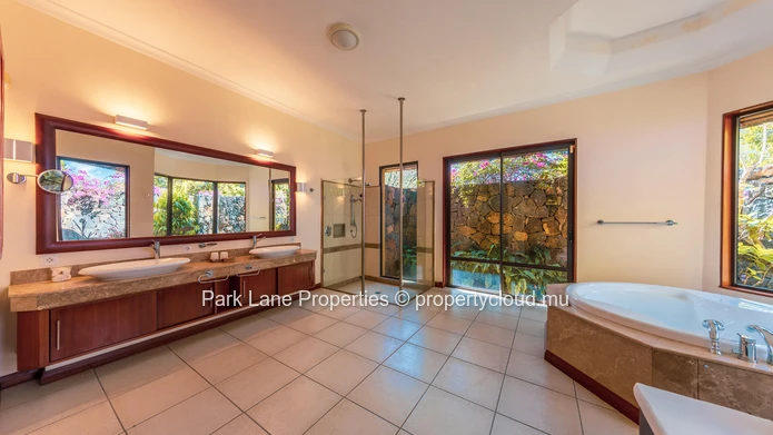 Prestigious 4-Bedroom Villa with Pool, Kiosk & Garden in Tamarina Golf Estate