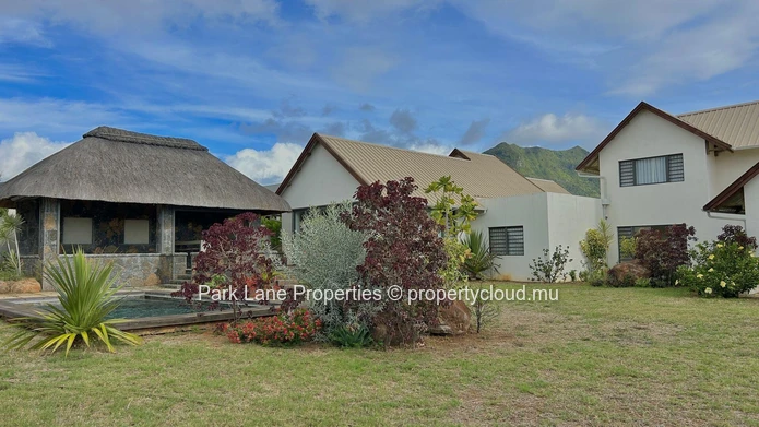 Elegant 4-Bedroom Modern Villa with Pool, BBQ Area, and Breathtaking Mountain Views 