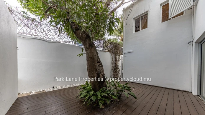 Prestigious villa close to the beach
