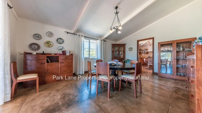 Villa with Stunning Views in the Heights of Rivière Noire