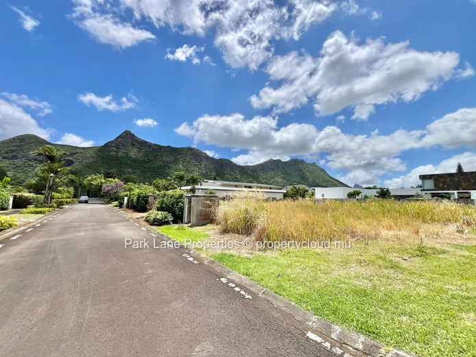 A Prime Residential Plot in the Heart of Moka’s Thriving Landscape