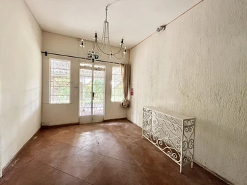8 Bedroom House