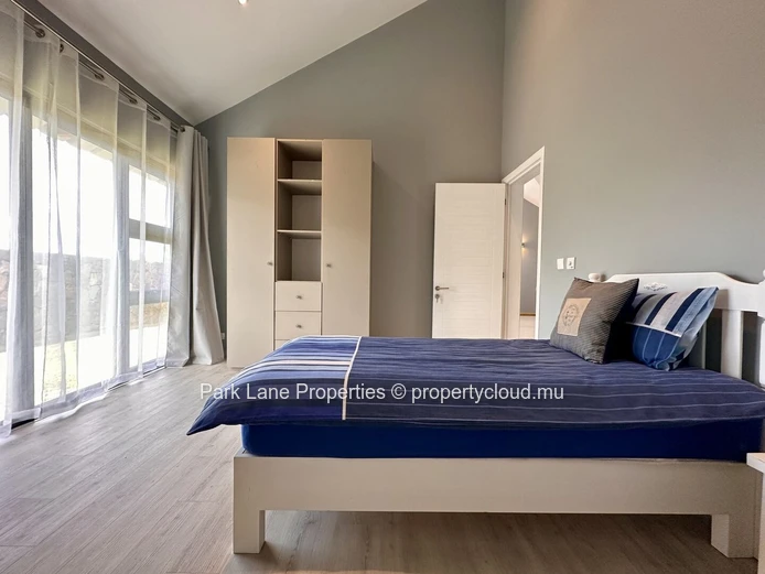 Stunning 4 bedroom en suite family home in a secure gated estate
