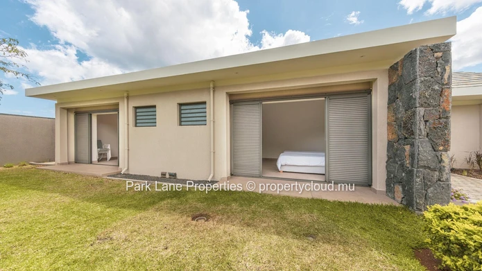 Elegant 4-Bedroom Villa with Scenic Mountain Views and Private Pool