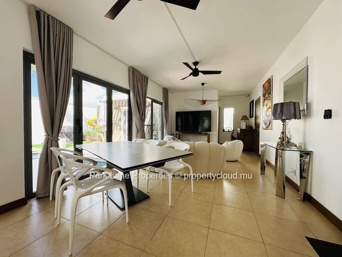 Villa à vendre dans une résidence sécurisée.