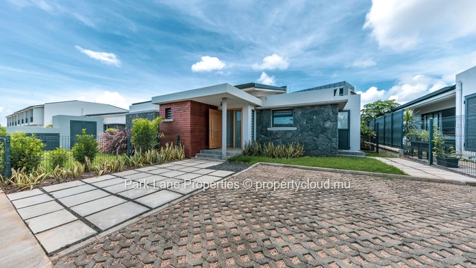 Newly built 3-Bedroom Villa with Private Pool in Prime Location