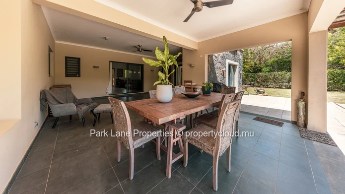 Magnificent family Villa with Mountain View, near Black River National Park