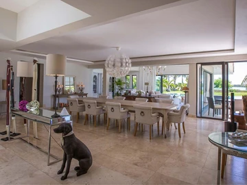 6 Bedroom Villa