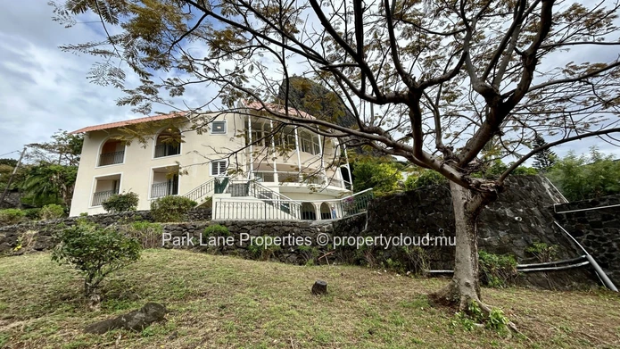  Coastal Colonial Haven with Breathtaking Sea and Mountain Views