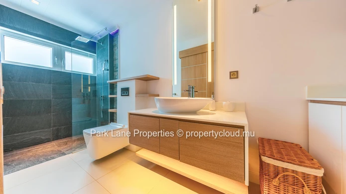 Élégante villa contemporaine  à vendre à Grand Baie.