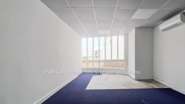 Spacious office space of 130 m2 in Central Quatre Bornes