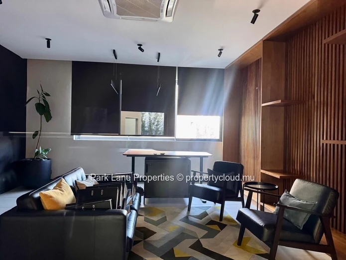 Opportunité de bureaux premium avec vue sur La Tourelle et Le Rempart
